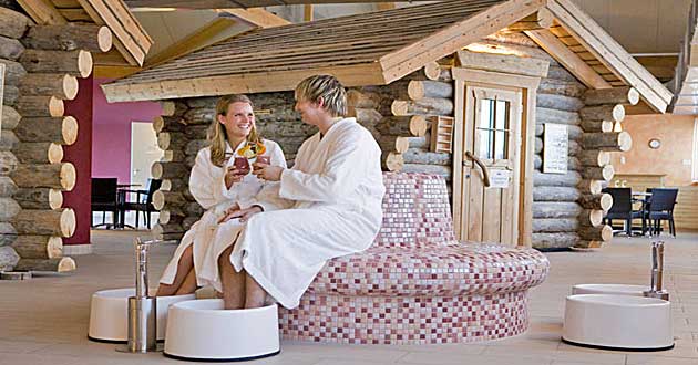 Silvester-Kurzurlaub mit Skiurlaub in Europas grter Indoor-Wintersporthalle. Urlaub ber Silvester in Mecklenburg MV
