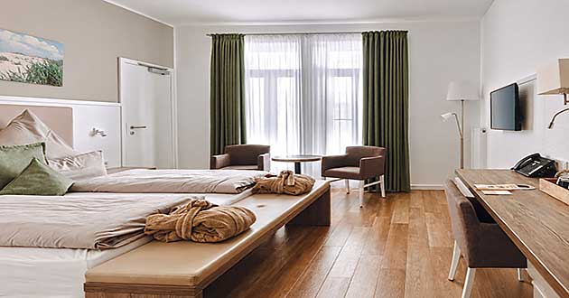 Doppelzimmer beim Urlaub �ber Silvester an der Nordsee. Silvesterurlaub in Norddeutschland auf der Ostfriesischen Nordseeinsel Borkum, nordwestlich von Emden.