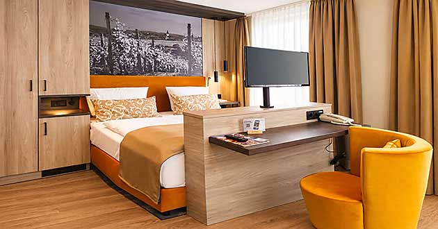 Urlaub �ber Silvester Hotel im Rheingau Silvester-Kurzurlaub im Waldhotel zwischen Geisenheim am Rhein, R�desheim, Schloss Johannisberg, Eberbach und Wiesbaden in Hessen.