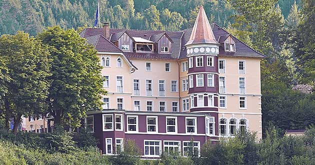 Urlaub über Silvester im Schlosshotel im Schwarzwald, Silvesterurlaub zwischen Offenburg, Freudenstadt, Villingen-Schwenningen und Freiburg im Breisgau