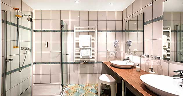 Badezimmer in der Kategorie Komfort-Doppelzimmer beim Silvesterurlaub in Bad Langensalza in Th�ringen