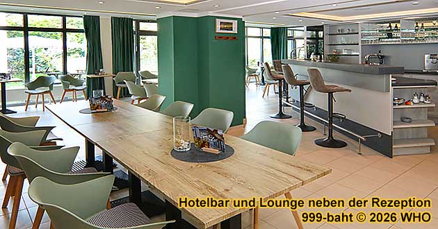 Hotelbar und Lounge neben der Rezeption
