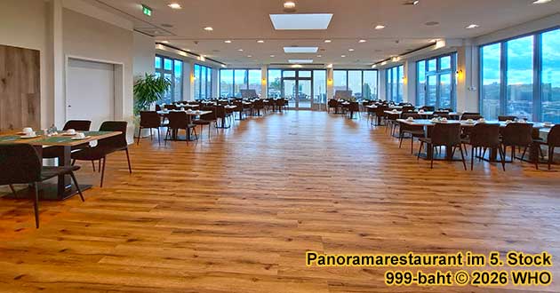 Viel Platz zum Tanzen beim Silvesterabend mit ca. 100 G�sten im Panoramarestaurant im 5. Stock unter dem Motto: "Silvester �ber den D�chern der Stadt".